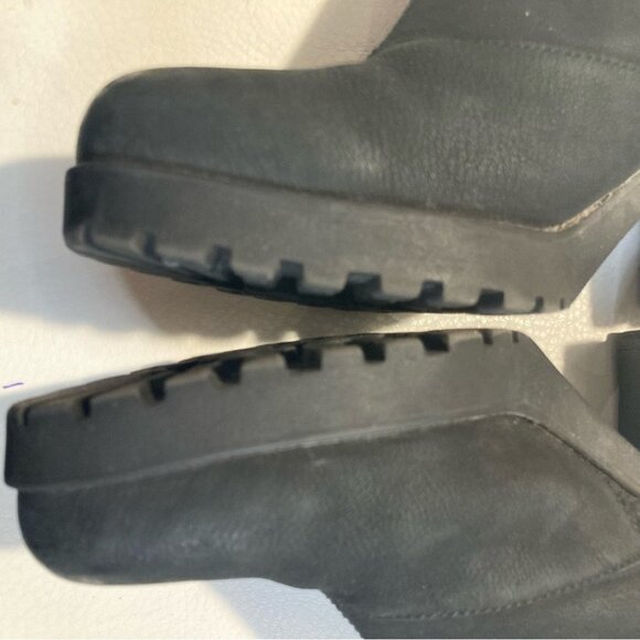 VAGABOND Sz 41 Chunky  3” Heel .75” Platform Suede Ankle Boots - Picture 5 of 15
